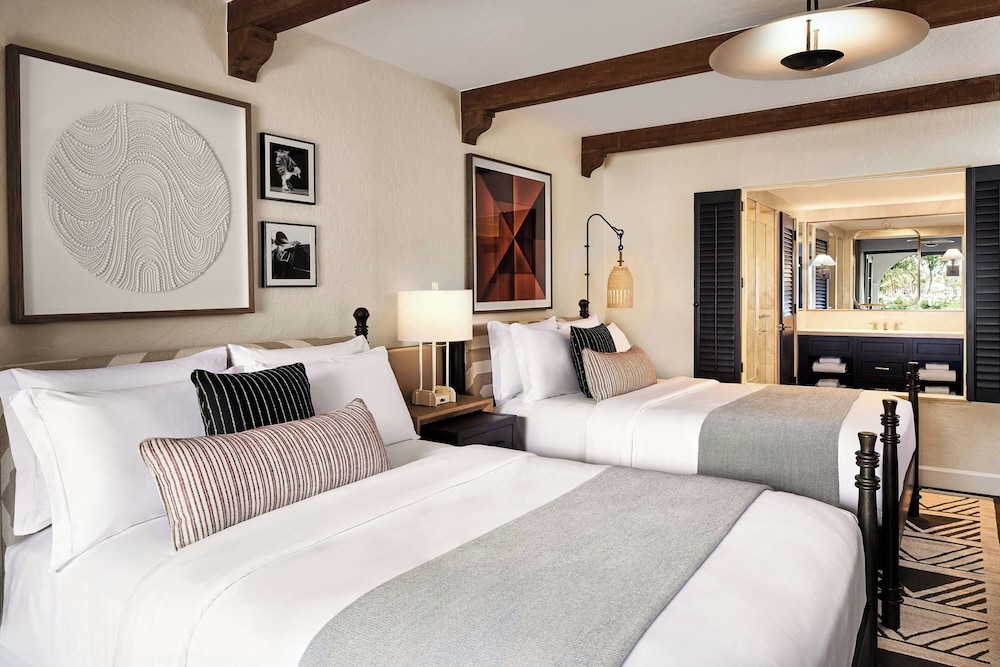 Room, 2 Queen Beds, Pool View photo 2