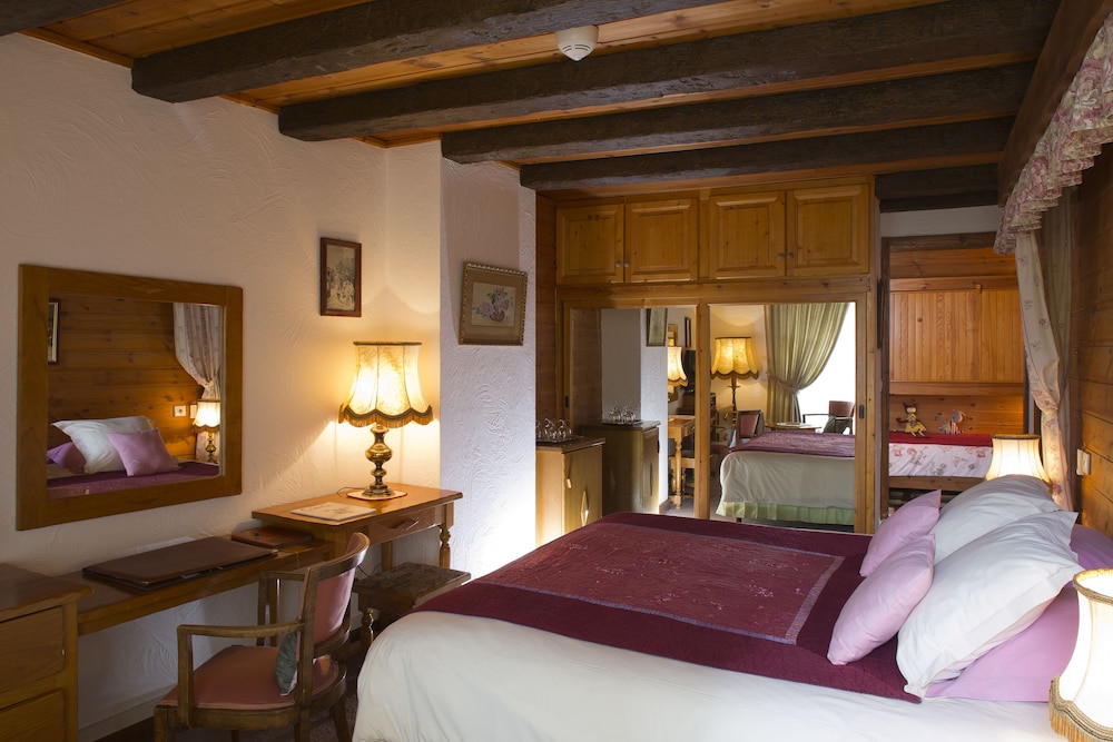 Double Room, mountain corner, south, 2nd floor, balcony, garden view