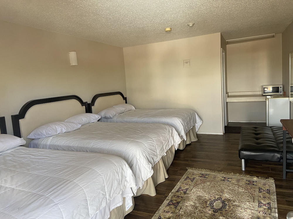 Family Room, 3 Double Bedded Room with 1 Futon