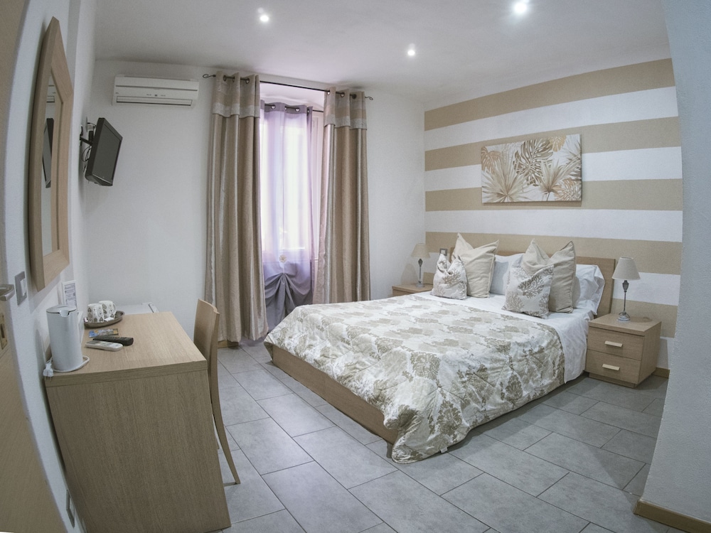 Standard Double or Twin Room + Extra Bed