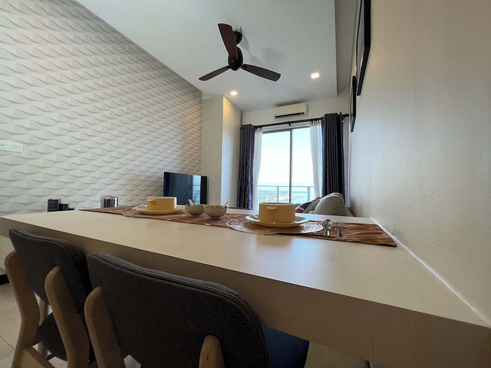 Family Apartment, 2 Bedrooms, Bathtub, Sea View photo 2