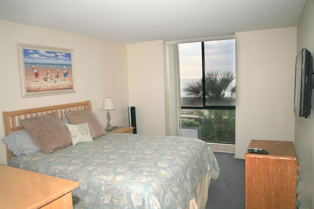 Apartment, 2 Bedrooms, Sea Facing photo 1