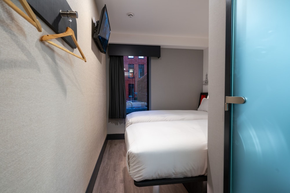 easyHotel Dublin City Centre — photo 17