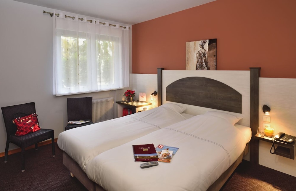 Signature Twin Room, 2 Twin Beds photo 1