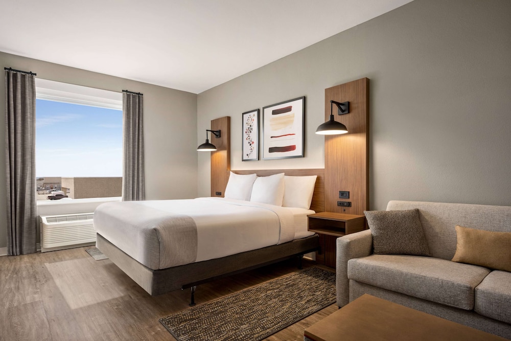 Room, 1 King Bed, Non Smoking - Photo 2