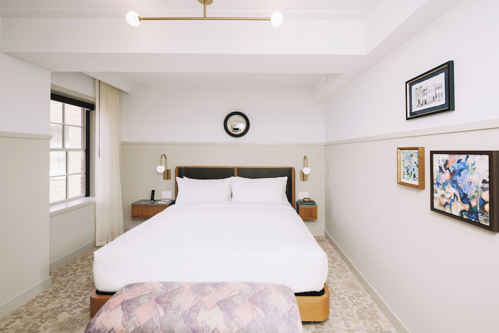 King Guestroom - Photo 7
