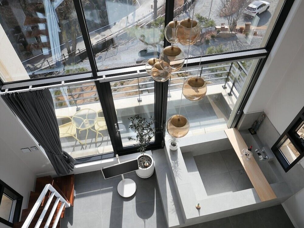 Room (202) photo 2