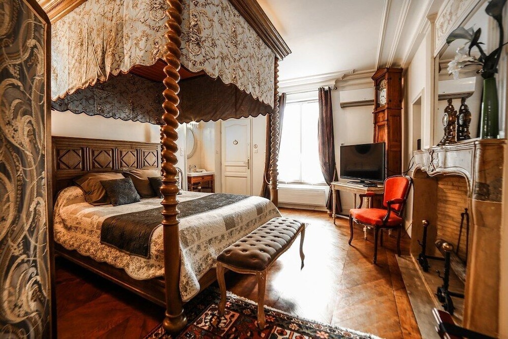 Luxury Apartment, 1 Bedroom, Courtyard View