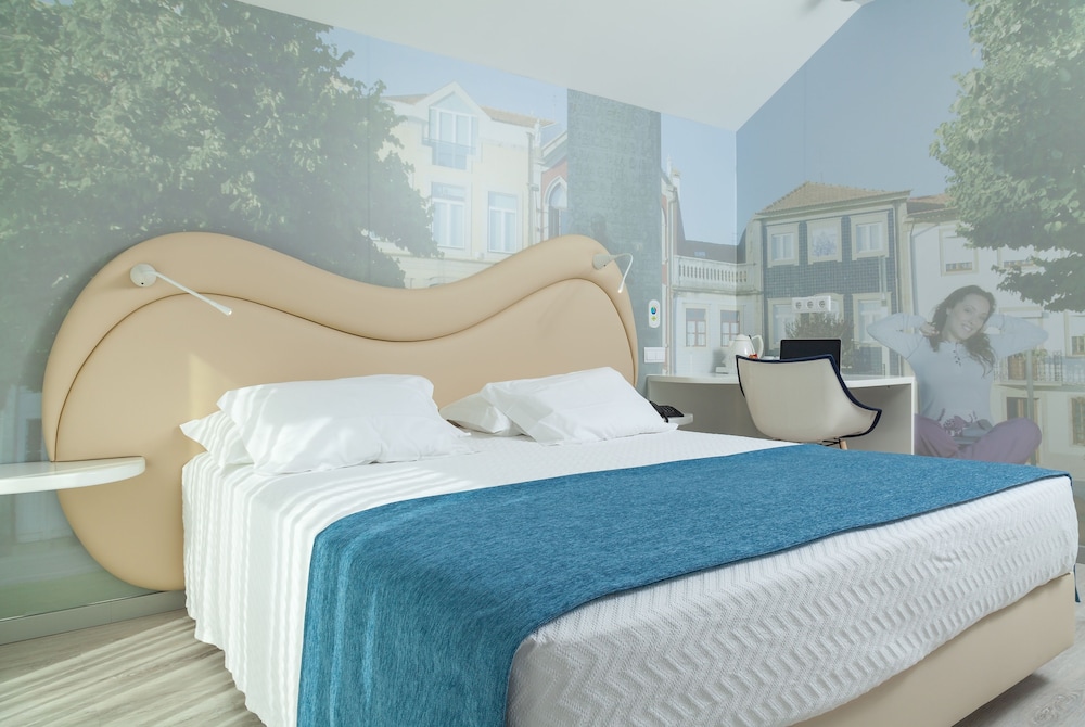 Deluxe Double Room, 1 Queen Bed - Photo 1