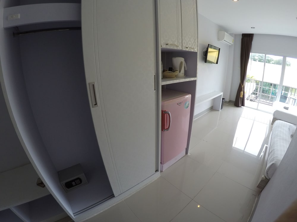 Standard Double or Twin Room, Pool Access, Pool View photo 3