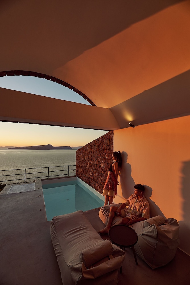 Infinity Residences with Outdoor Hot Tub - Photo 7