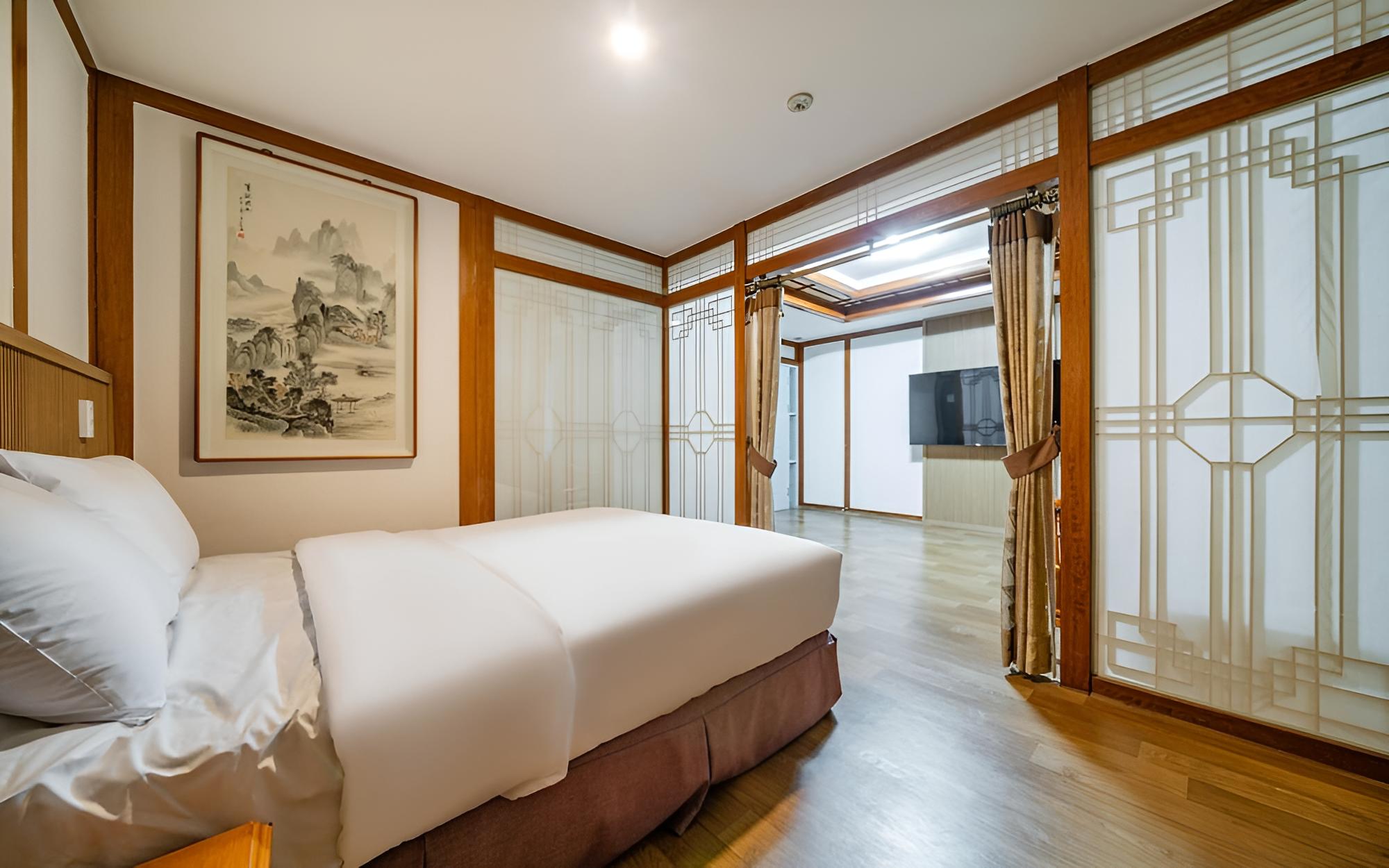 Room (VIP Room TYPE1) - Photo 5