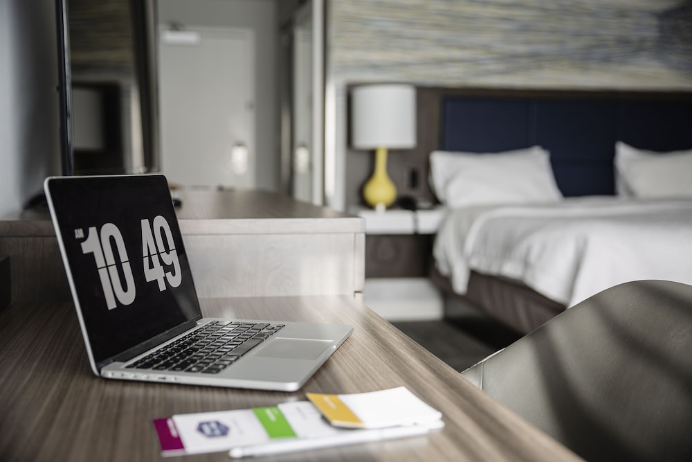 Room, 1 King Bed, Accessible, Bathtub