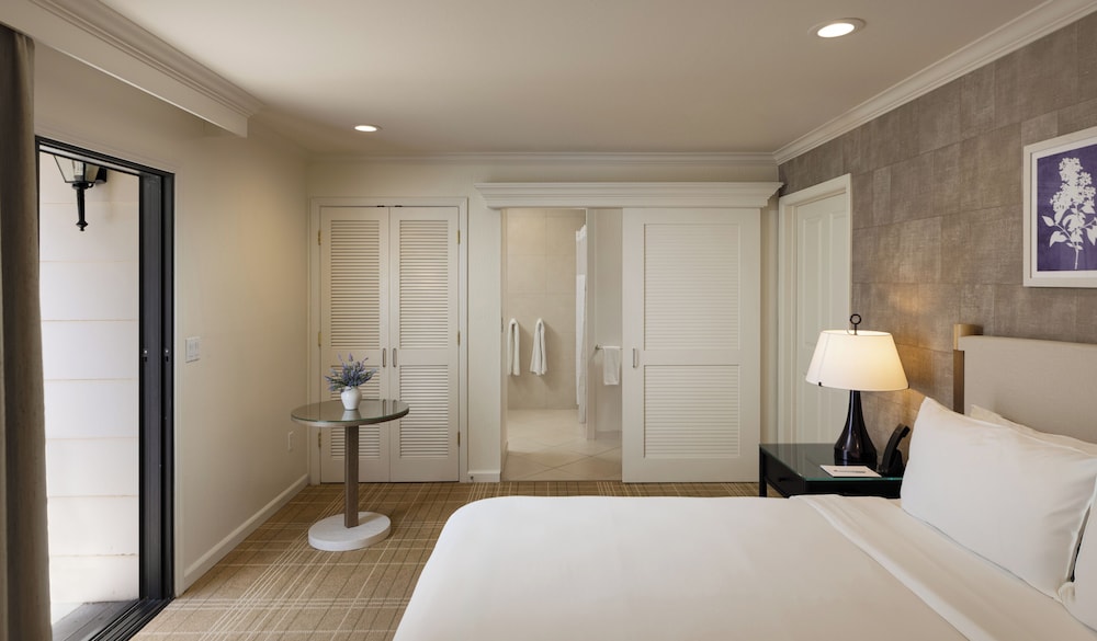 Premium Suite, 1 King Bed with Sofa bed (Premium Accessible Mansion 1 Bedroom) - Photo 5