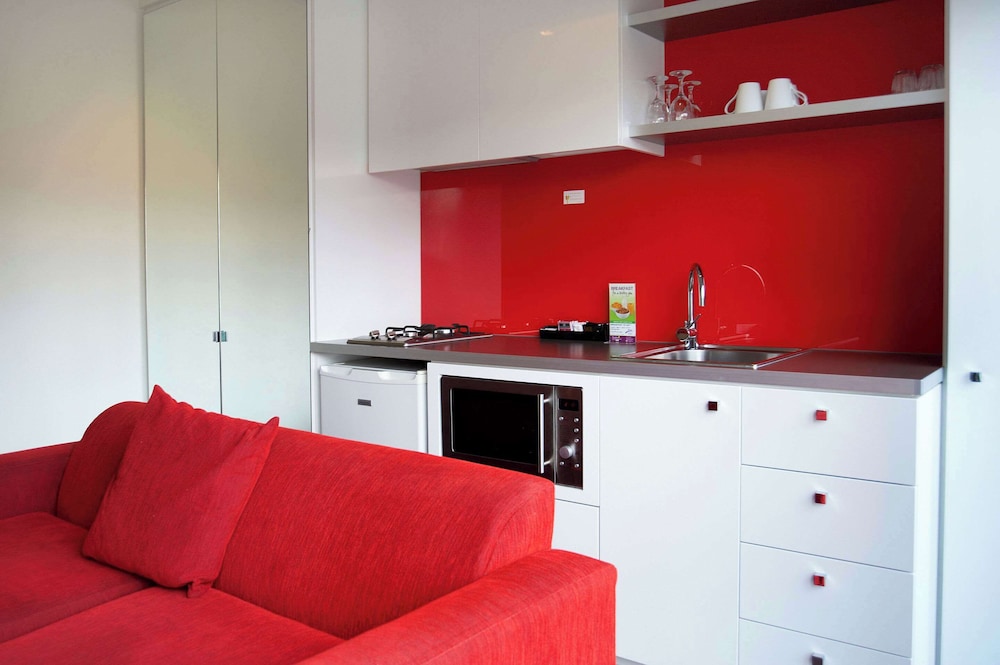 Premium Studio, 1 Double Bed, Non Smoking photo 3