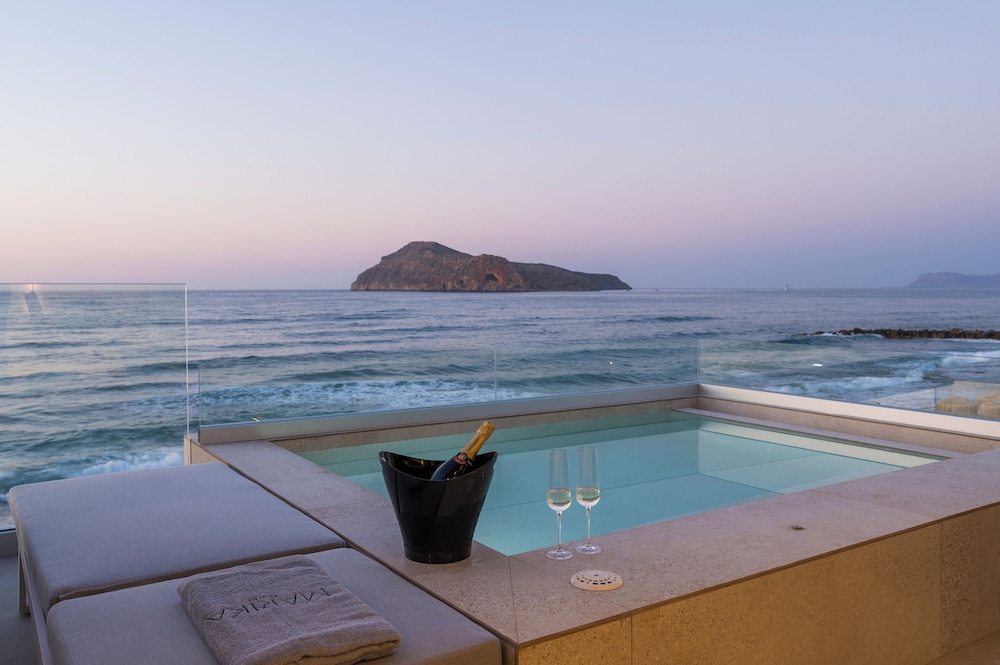 Beachcomber Suite - Beachfront with Private Pool - Photo 22