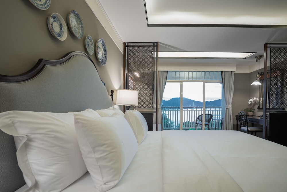 Deluxe Room with Sea View - Photo 10