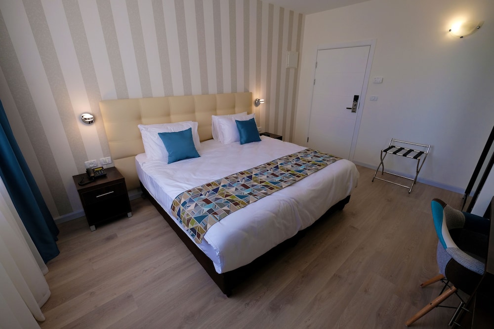 Premium Double Bedroom photo 1