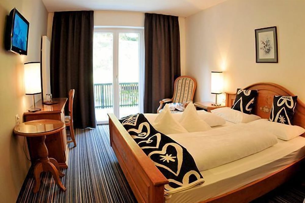 Classic Double Room, Balcony photo 1