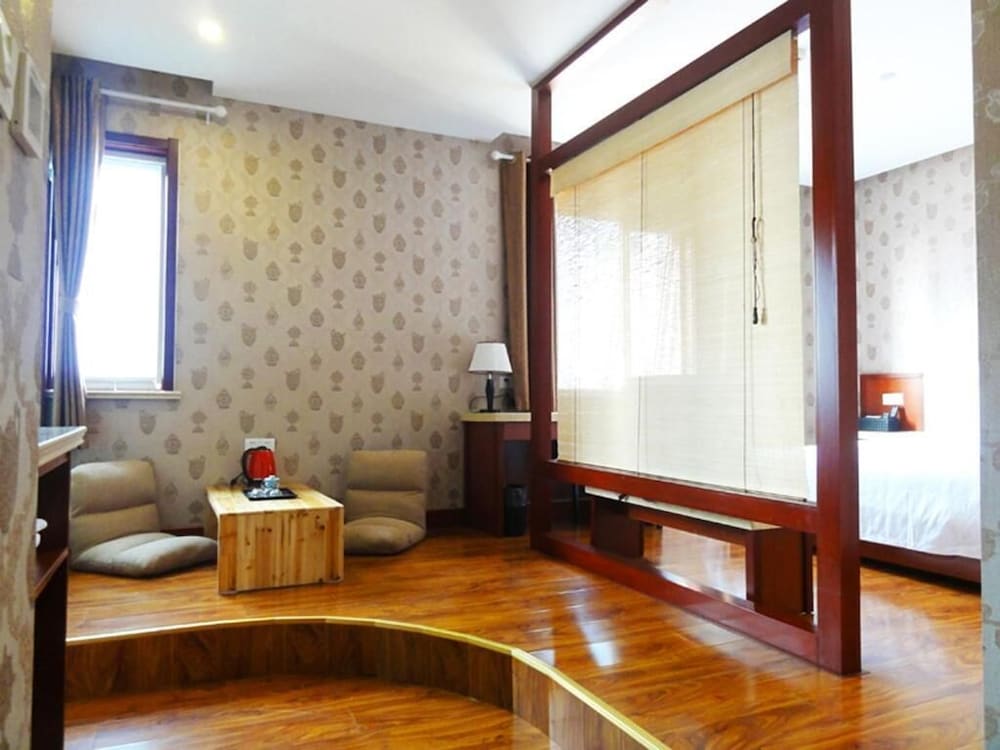 Deluxe Twin Room, City View photo 1