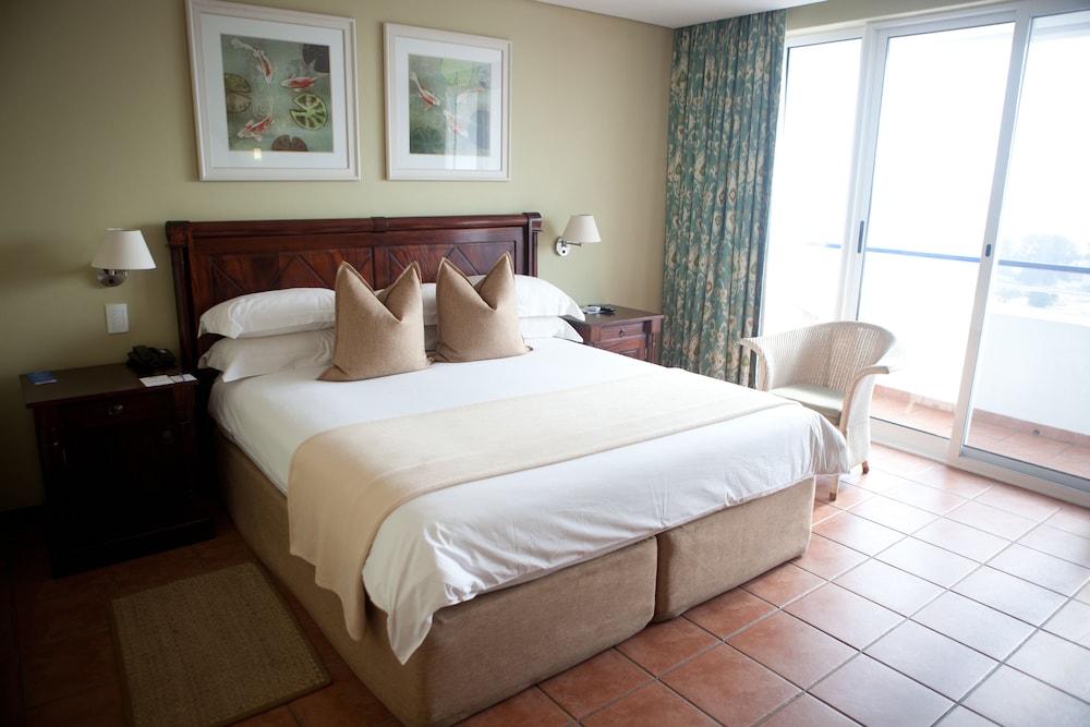Executive Suite- Sea View & Balcony - Photo 6