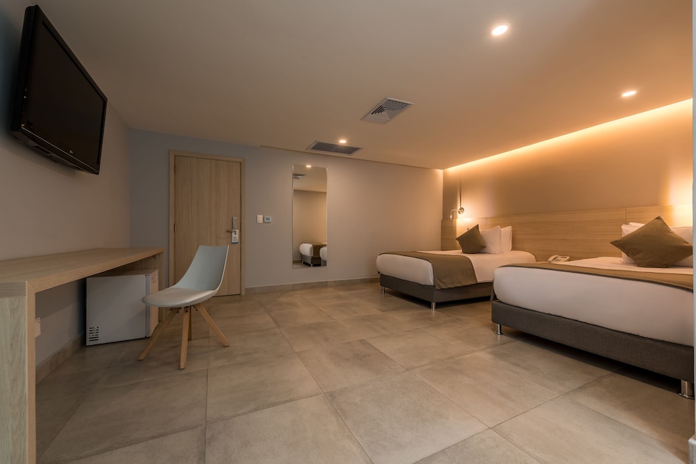 Suite, 1 King Bed, Non Smoking photo 2