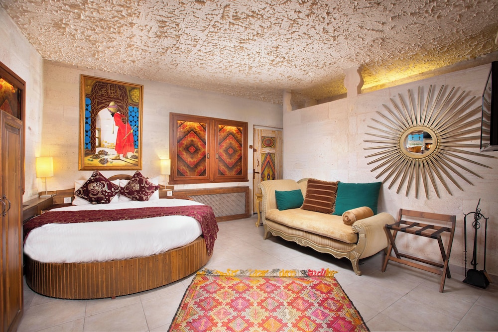Luxury Room with Balloon View - Photo 5