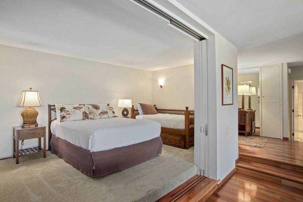 Room, 1 Bedroom, Partial Ocean View (Plus Den) photo 2
