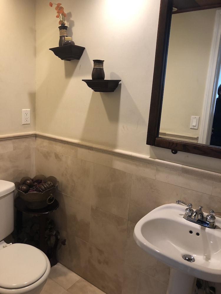 House, 2 Bedrooms photo 2