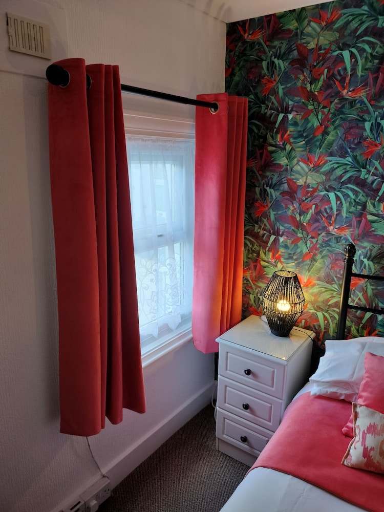 Double Room, Ensuite (Dolbadarn) photo 2