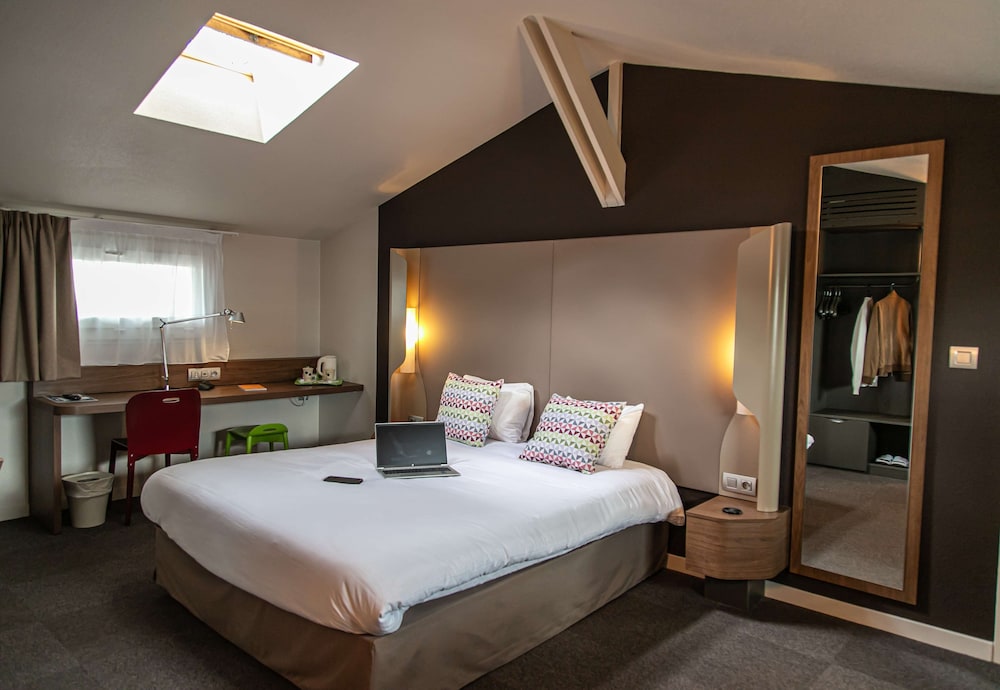 Room, Multiple Beds - Photo 8