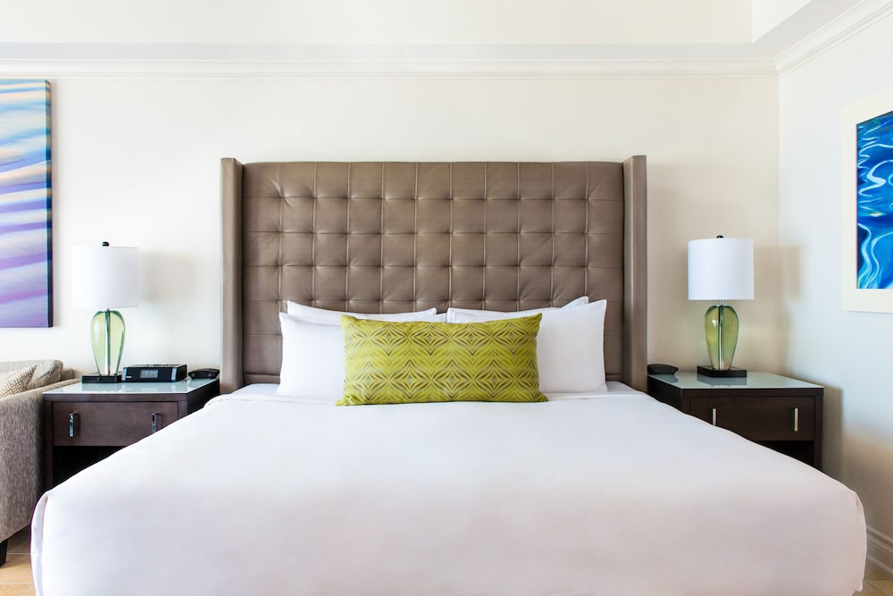 Room, 1 King Bed, Resort View (Resort View) - Photo 2