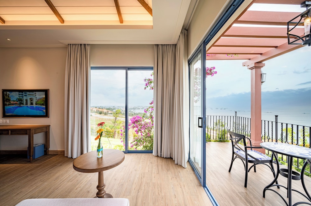 Premium Twin Room (Deluxe) - Photo 4