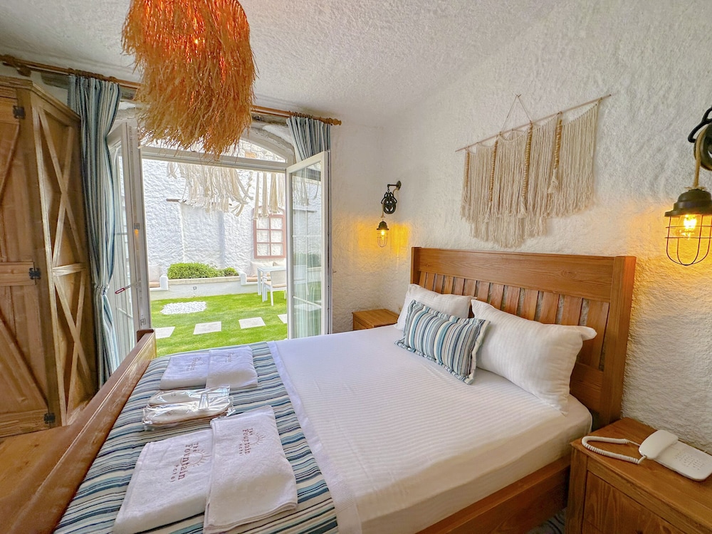 Deluxe Room, Garden Area