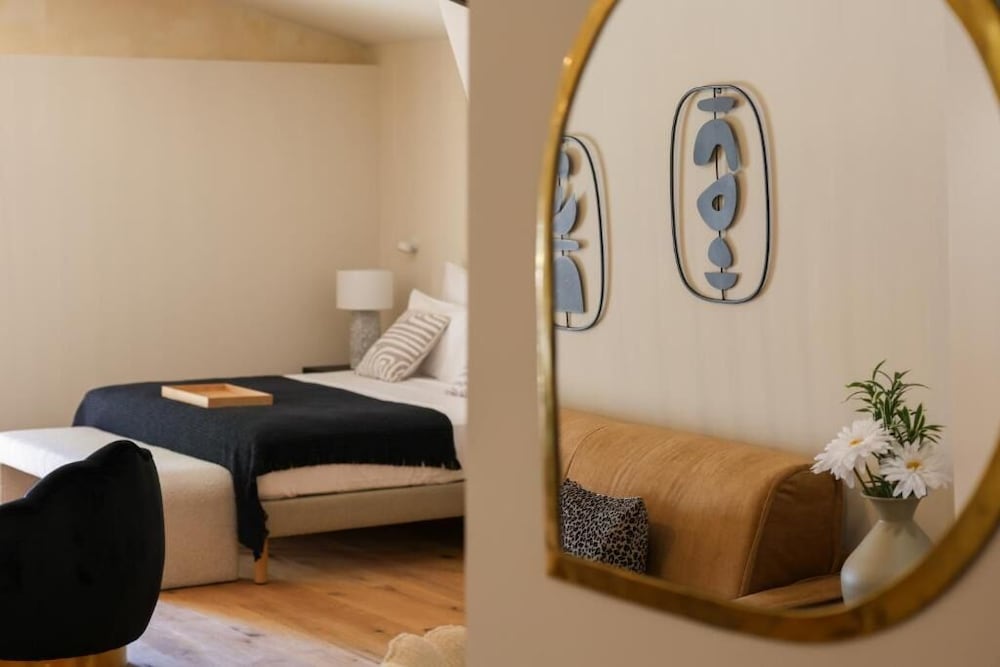 Deluxe Room, Pool View