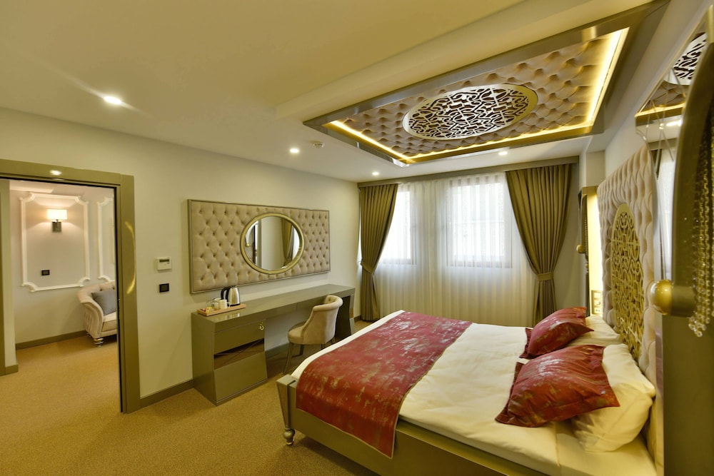 Corner Suite photo 2