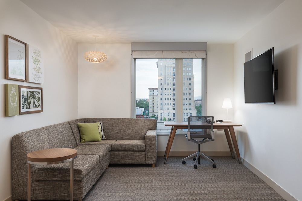 Suite, 1 Bedroom - Photo 8