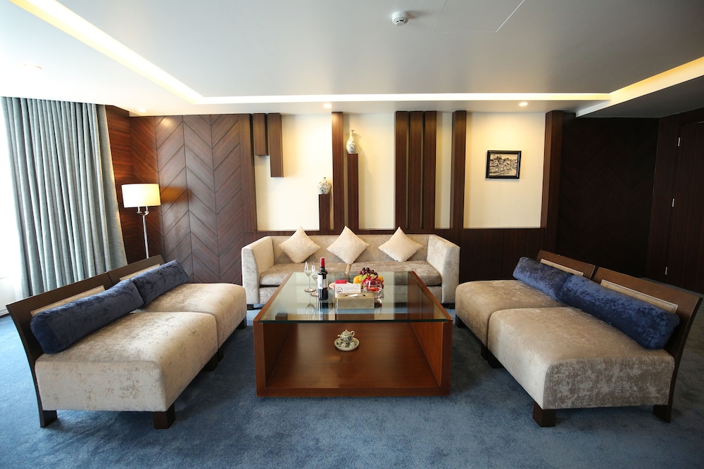 Central Executive Suite, Bay View - Photo 11