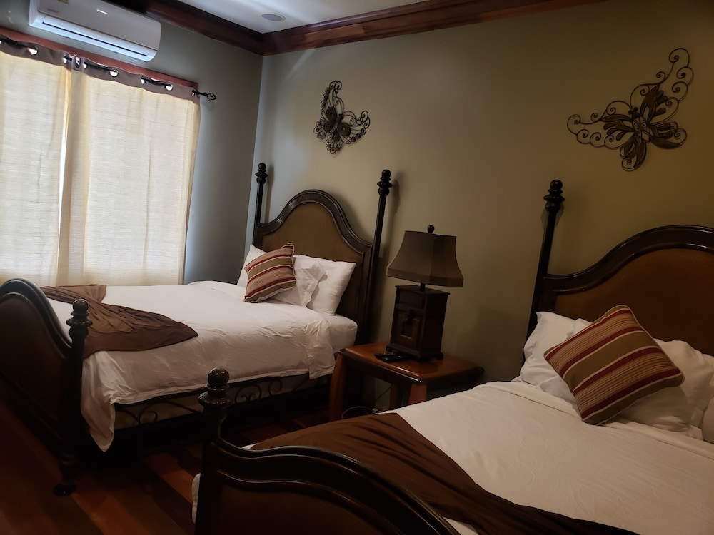 Premium Condo, 2 Bedrooms, Sea View, Poolside