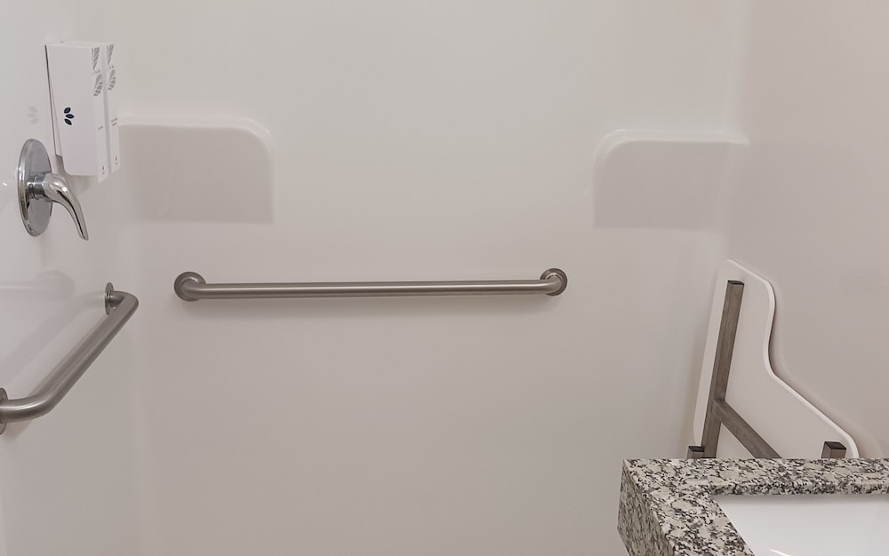 Superior Room, 2 Double Beds, Accessible, Non Smoking (Roll-In Shower) - Photo 2
