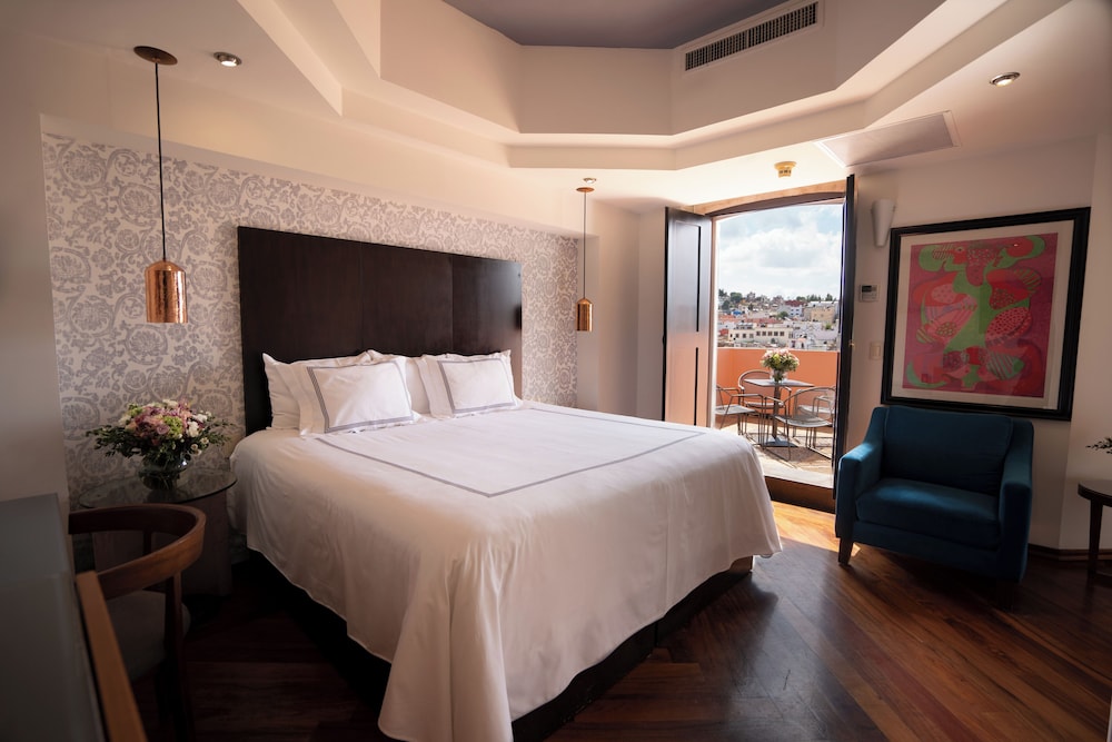 Standard Room, 1 King Bed, City View photo 1