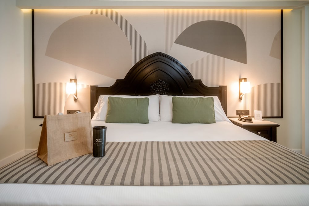 Junior Suite, Oceanfront (elite Club, B2c-us)