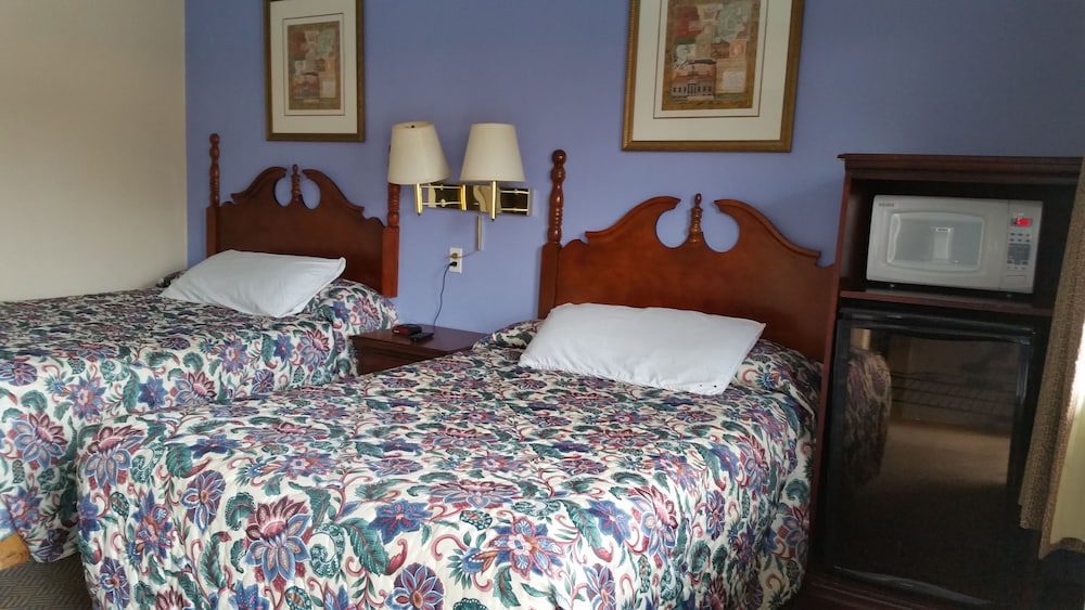 Standard Room, 2 Full Beds photo 2