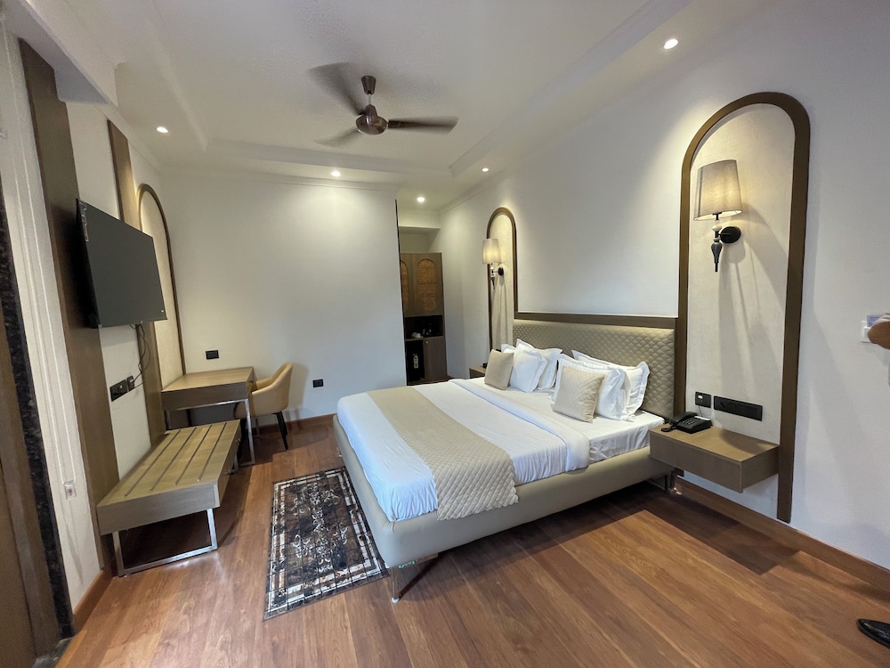 Family Suite, Balcony, City View