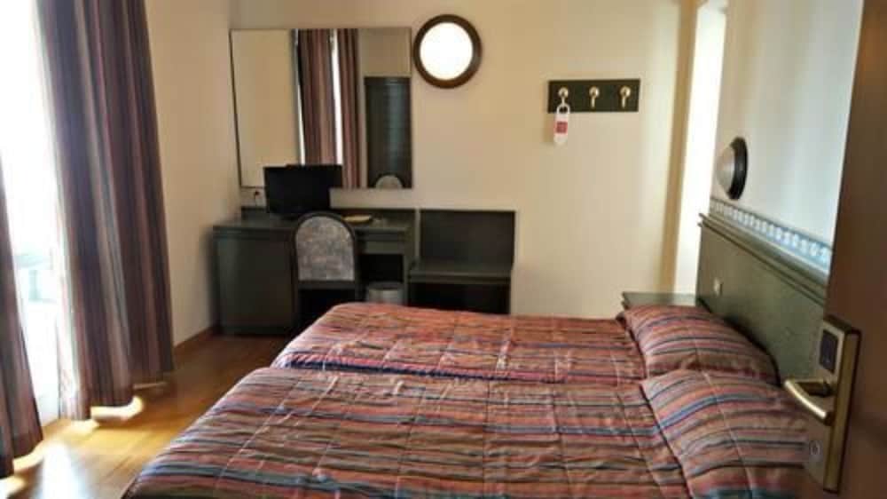 Standard Double or Twin Room (2 pax) - Photo 1