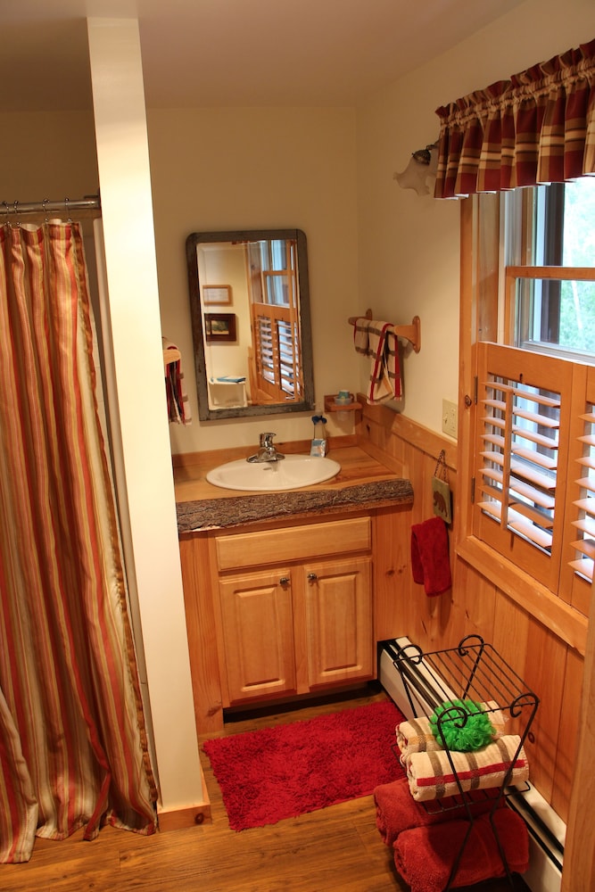 Deluxe Single Room, Fireplace (Bear Room) photo 3