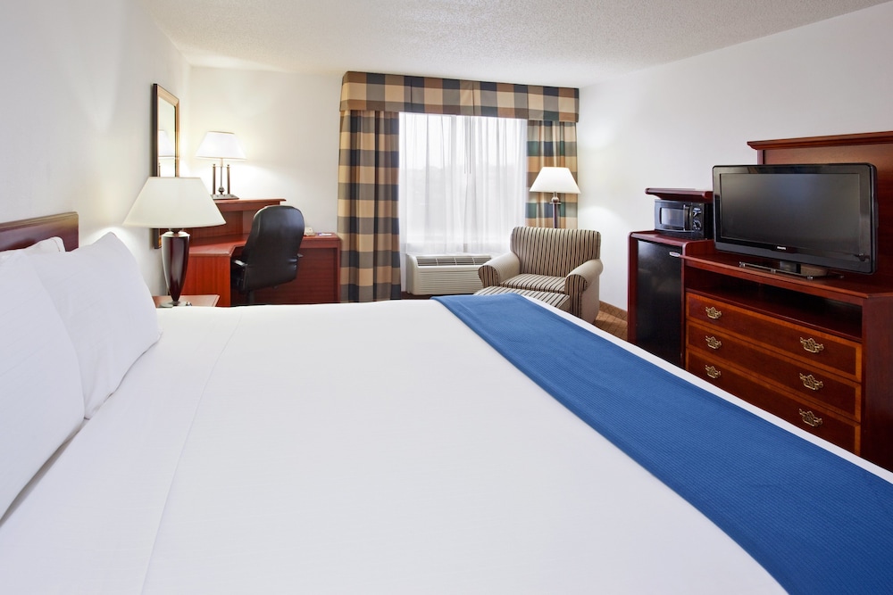Standard Room, 1 King Bed - Photo 1