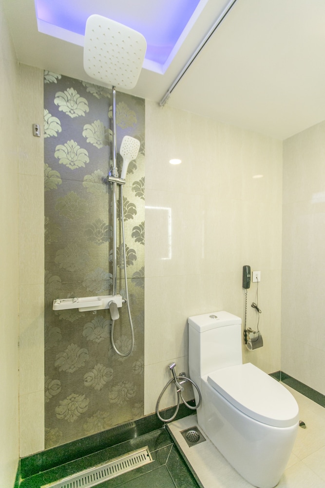 Business Room photo 2