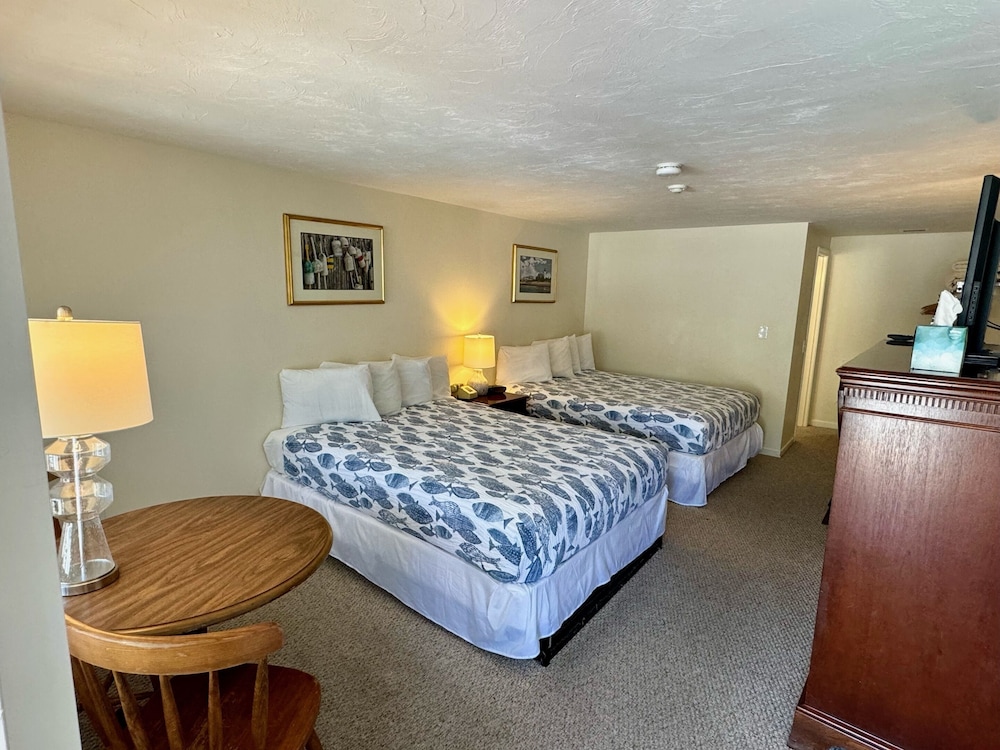 Standard Double Room, Private Bathroom (2 Queen Beds 1st floor) photo 1