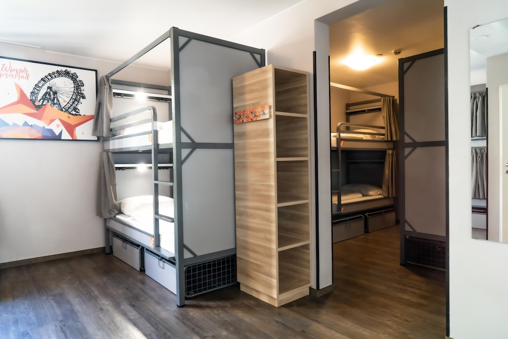 Bed in a 8 Bed Female Ensuite Dorm
